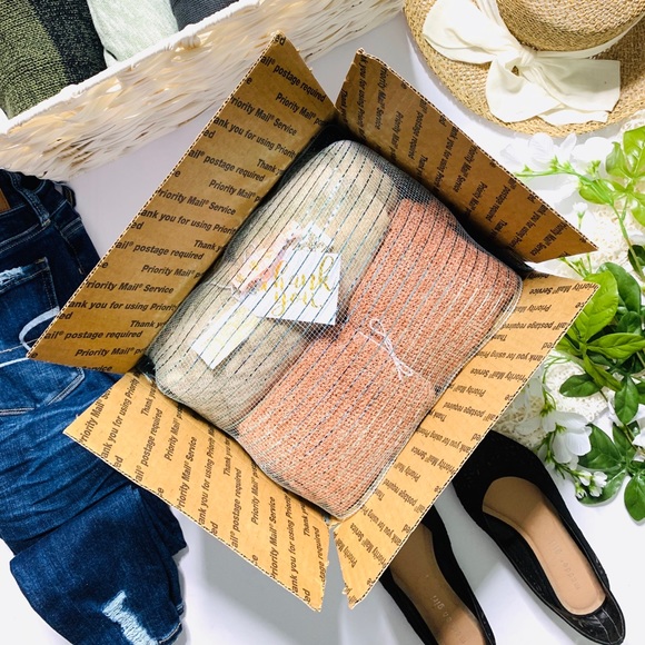 Shop my closet with confidence✊🏼💕 - Picture 3 of 4